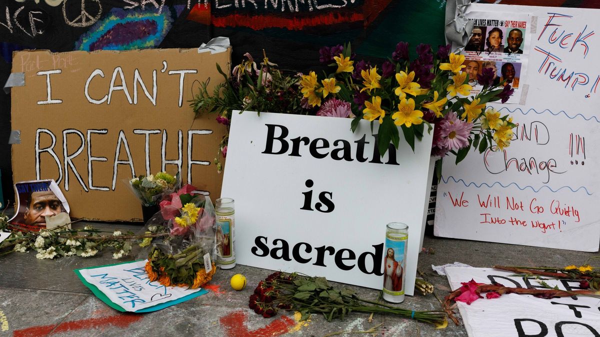 „Nemůžu dýchat.“ Při násilném zatýkání se v USA udusily desítky lidí